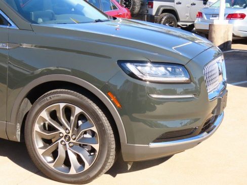 Certified 2022 Lincoln Nautilus Reserve image 5