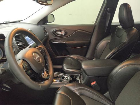 Used 2021 Jeep Cherokee Latitude Plus image 17