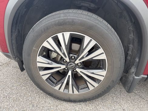 Used 2023 Nissan Rogue SV image 9