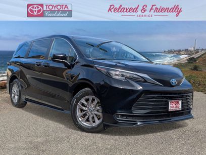 Used 2025 Toyota Sienna LE
