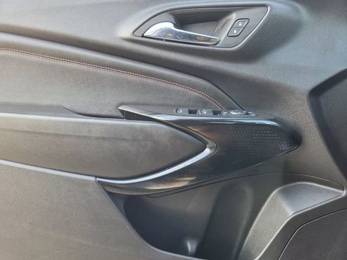 Used 2025 Chevrolet Trax RS w/ Driver Confidence Package FWD image 19