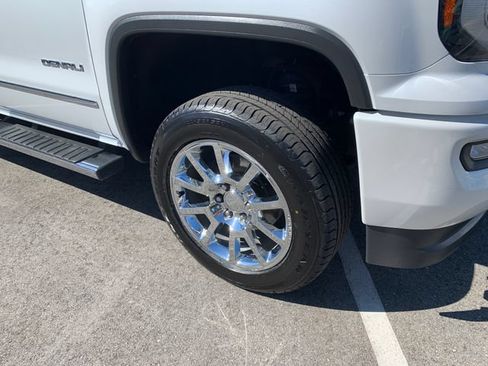 Used 2018 GMC Sierra 1500 Denali AWD/4WD image 5