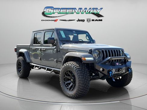 Used 2023 Jeep Gladiator Sport AWD/4WD image 1