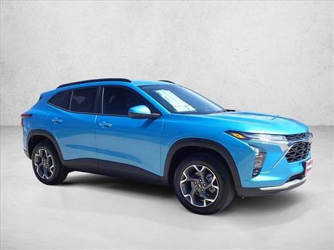 New 2026 Chevrolet Trax LT w/ Driver Confidence Package FWD image 6