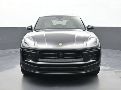 Certified 2025 Porsche Macan AWD/4WD image 24