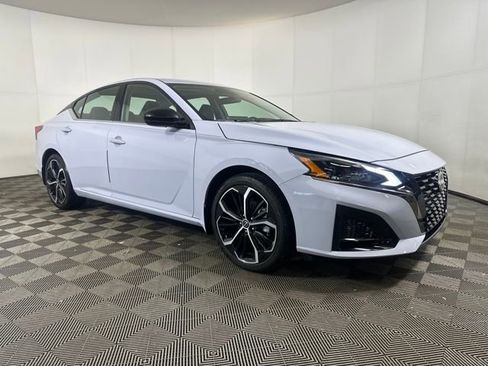 Certified 2025 Nissan Altima 2.5 SR w/ SR Premium Package image 2