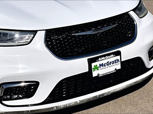 Used 2022 Chrysler Pacifica Limited image 29