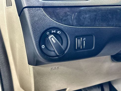 Used 2017 Dodge Grand Caravan SE w/ Power Window Group image 16