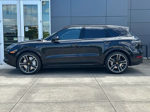Used 2019 Porsche Cayenne Turbo AWD/4WD image 6