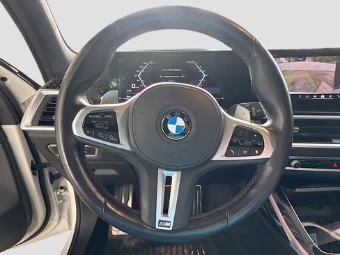Certified 2025 BMW X7 M60i AWD/4WD image 11