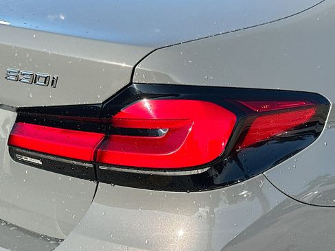 Used 2021 BMW 530i w/ Premium Package image 29