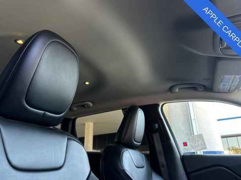 Used 2022 Jeep Cherokee Latitude AWD/4WD image 19