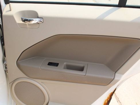 Used 2009 Dodge Caliber SXT FWD image 9