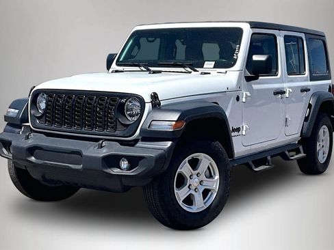 Used 2025 Jeep Wrangler Unlimited Sport AWD/4WD image 3