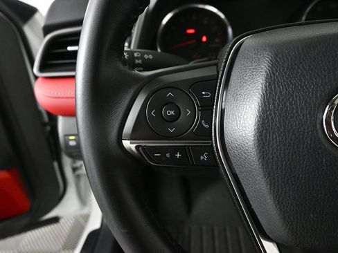 Used 2019 Toyota Camry XSE image 10