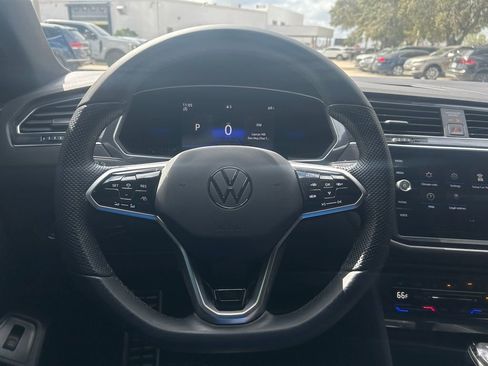 Certified 2022 Volkswagen Tiguan SE R-Line image 20