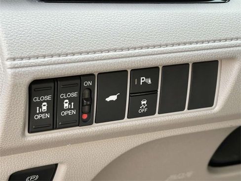 Certified 2025 Honda Odyssey Elite image 26