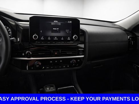 Used 2025 Nissan Pathfinder SV w/ SV Premium Package AWD/4WD image 12