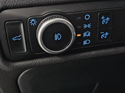 Used 2023 Ford Explorer XLT w/ Equipment Group 202A AWD/4WD image 29