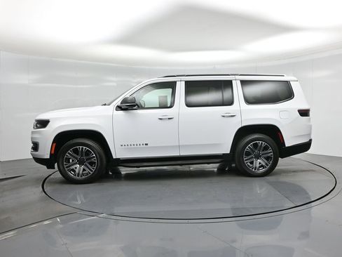 Used 2024 Jeep Wagoneer Series II w/ Flexible Seating Group image 34
