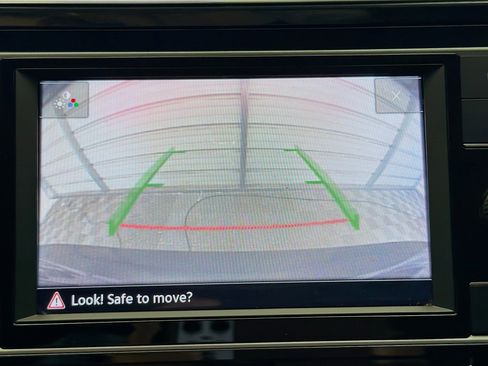 Used 2020 Volkswagen Tiguan S image 16