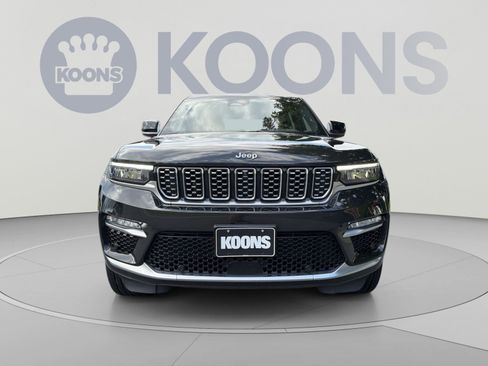 Used 2023 Jeep Grand Cherokee Summit AWD/4WD image 11