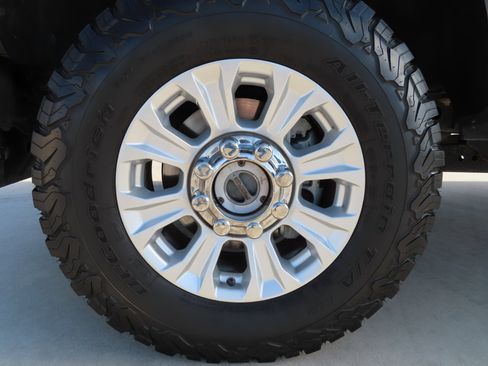 Used 2021 Ford F350 XLT w/ XLT Value Package image 5