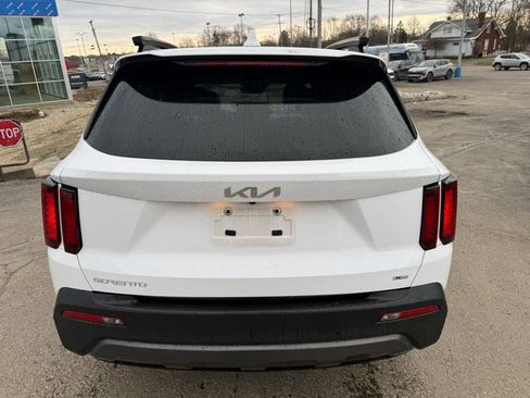 Certified 2023 Kia Sorento S w/ Panoramic Sunroof Package image 5