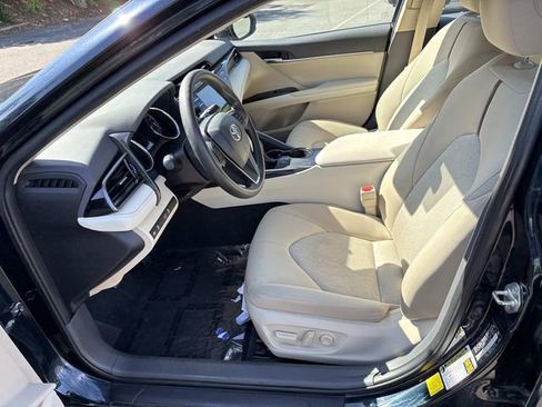 Used 2020 Toyota Camry LE FWD image 14