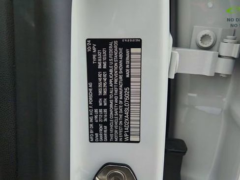 Used 2025 Porsche Macan Electric RWD image 63