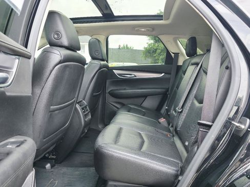 Used 2018 Cadillac XT5 Luxury w/ Driver Awareness Package AWD/4WD image 15