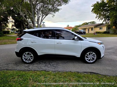 Used 2022 Chevrolet Bolt EUV LT w/ Driver Confidence Package image 22