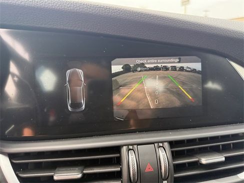 Used 2022 Alfa Romeo Giulia Veloce image 19