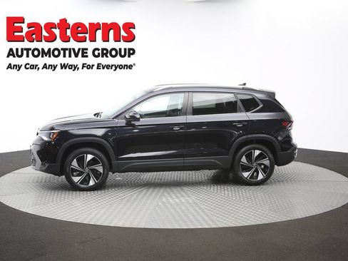 Used 2025 Volkswagen Taos SE AWD/4WD image 59