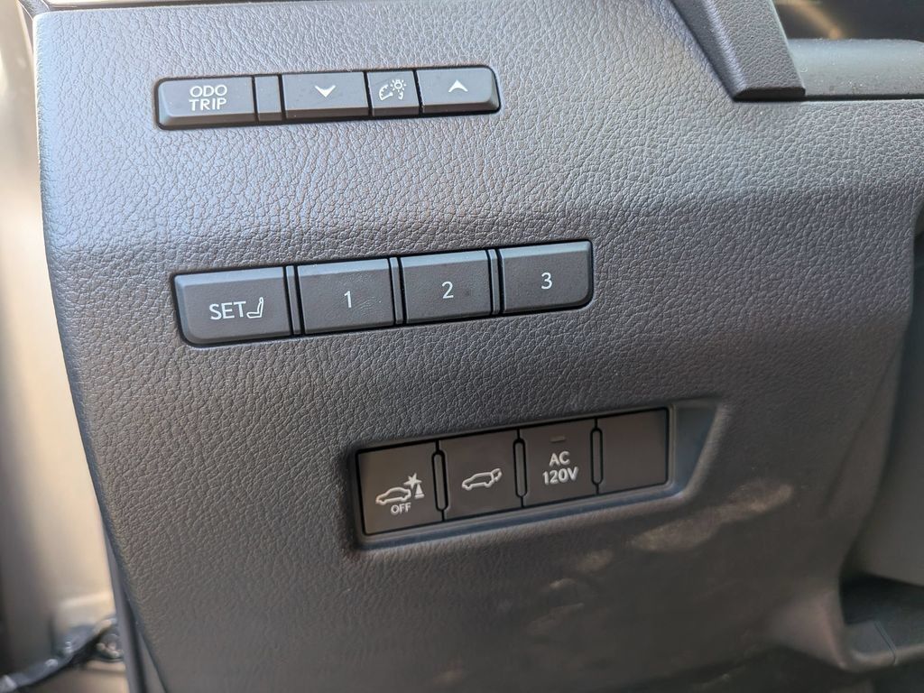 Used 2024 Lexus GX 550 w/ Accessory Package (31) AWD/4WD image 12