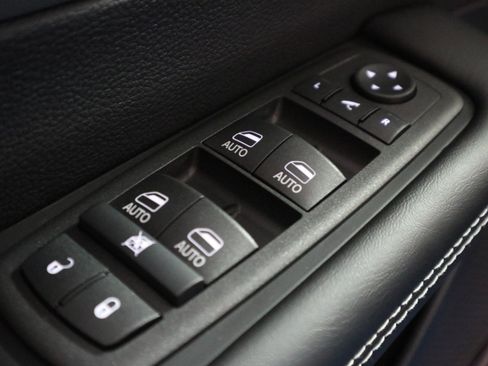 New 2026 Chrysler Pacifica Limited image 36