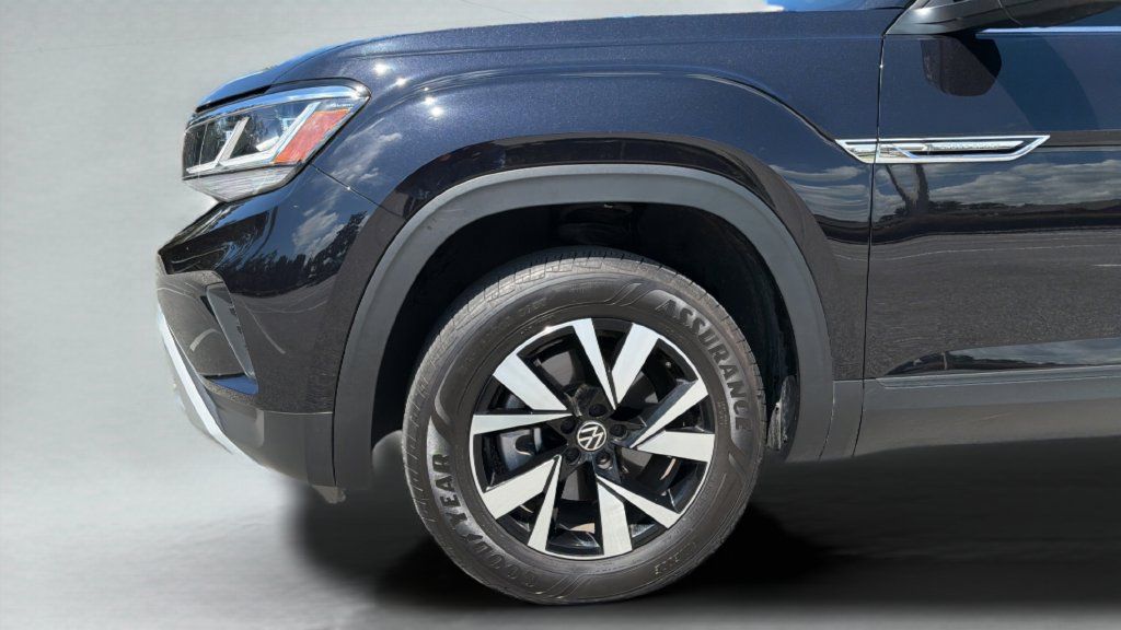 Used 2023 Volkswagen Atlas Cross Sport SE FWD image 34