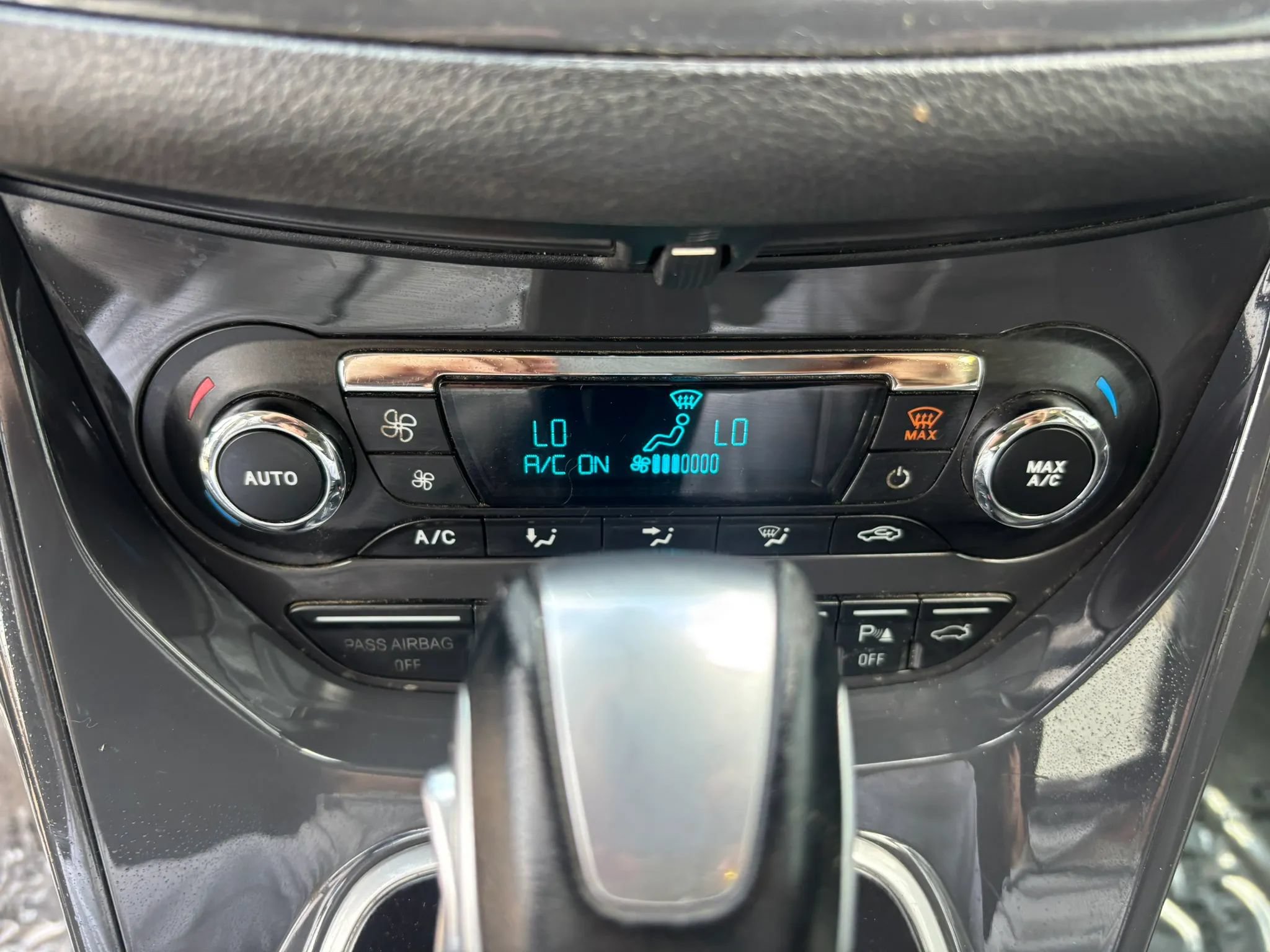 Used 2013 Ford Escape Titanium w/ Parking Technology Pkg FWD image 23