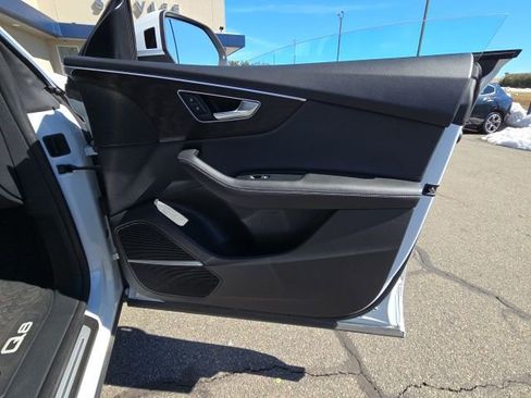 Used 2023 Audi Q8 Premium Plus image 25