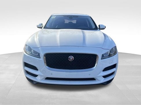 Used 2020 Jaguar F-PACE Prestige image 2