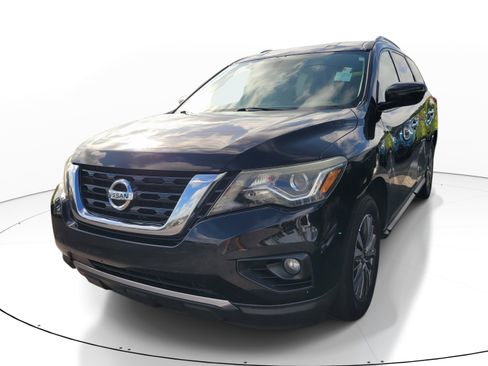 Used 2019 Nissan Pathfinder SV FWD image 3
