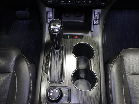 Used 2019 GMC Acadia SLT AWD/4WD image 22