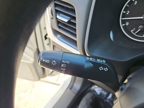 Used 2024 Nissan Rogue SV FWD image 25