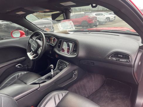 Used 2017 Dodge Challenger SRT w/ Technology Group image 17