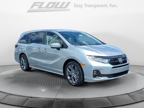 New 2026 Honda Odyssey Touring image 1