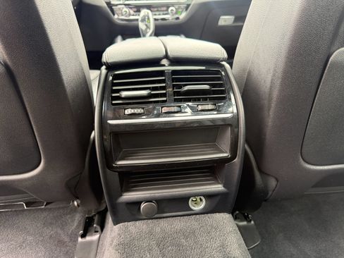 Used 2019 BMW 530i w/ Convenience Package RWD image 40