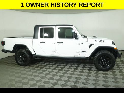 Used 2023 Jeep Gladiator Sport AWD/4WD image 2
