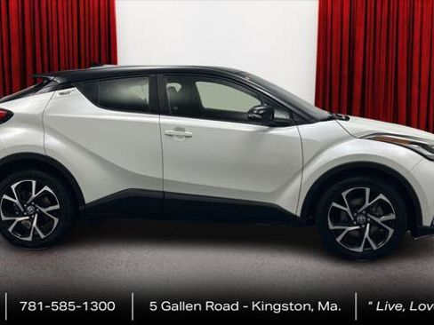 Used 2020 Toyota C-HR XLE FWD image 4