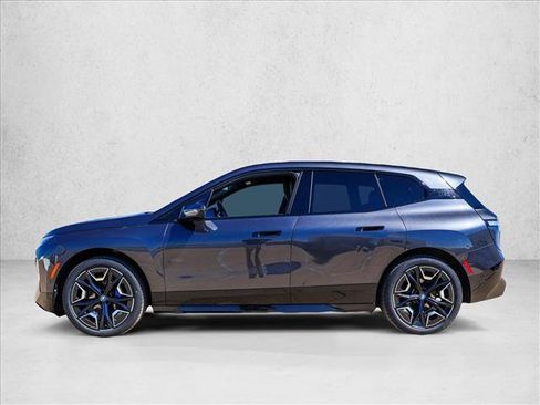 Used 2024 BMW iX xDrive50 w/ Sport Package AWD/4WD image 8
