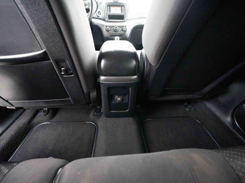 Used 2012 Dodge Journey SXT w/ Flexible Seating Group image 21